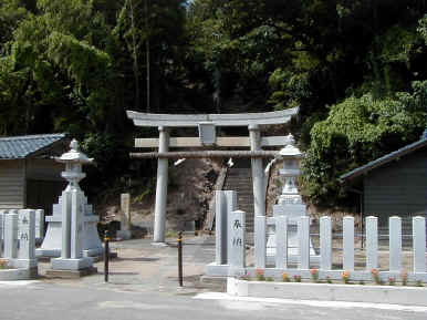 shrine.jpg (201067 oCg)